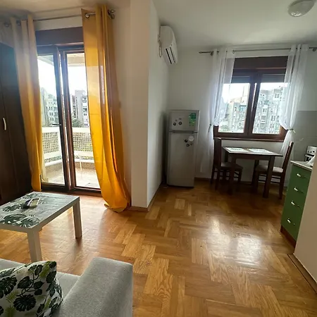 Sunny Apartment *